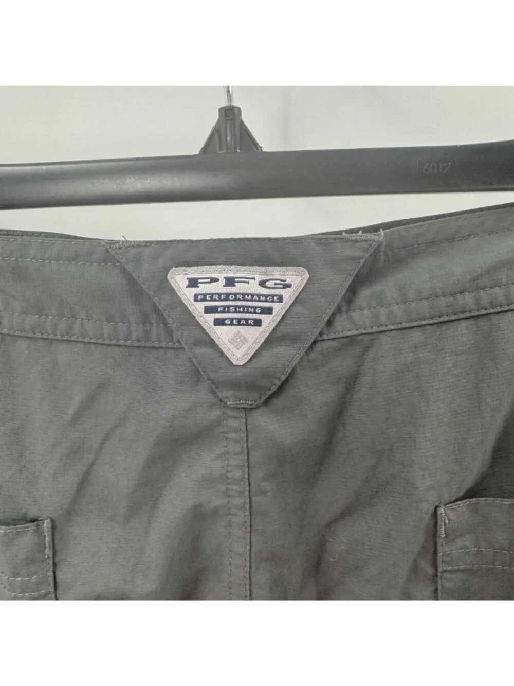Columbia PFG Mens Omni-Shade Grey Nylon Cargo Shorts Size 40